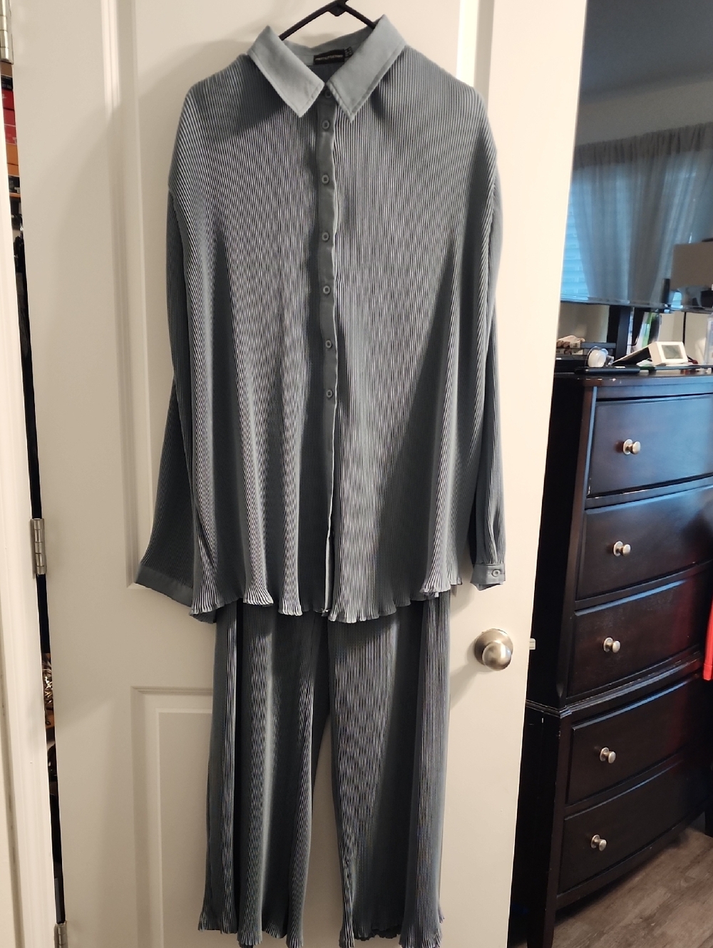PrettyLittleThing Slate Blue Pleated Wide-Leg Set